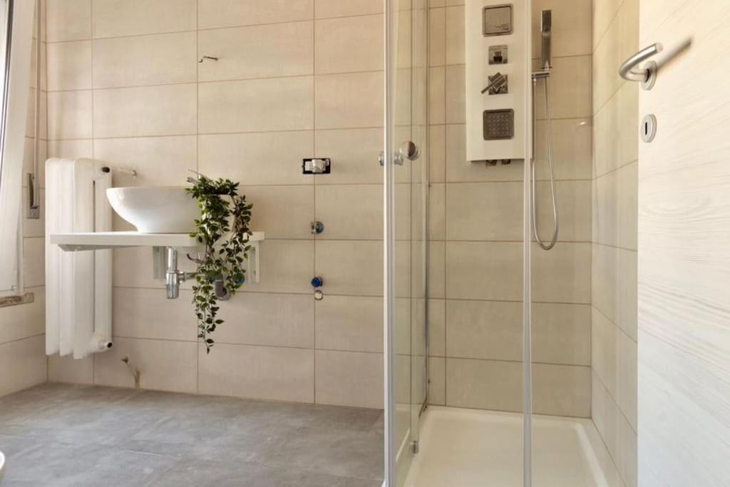One Flat/Studio,Busto ArsizioCenter,With Terrace Exterior foto